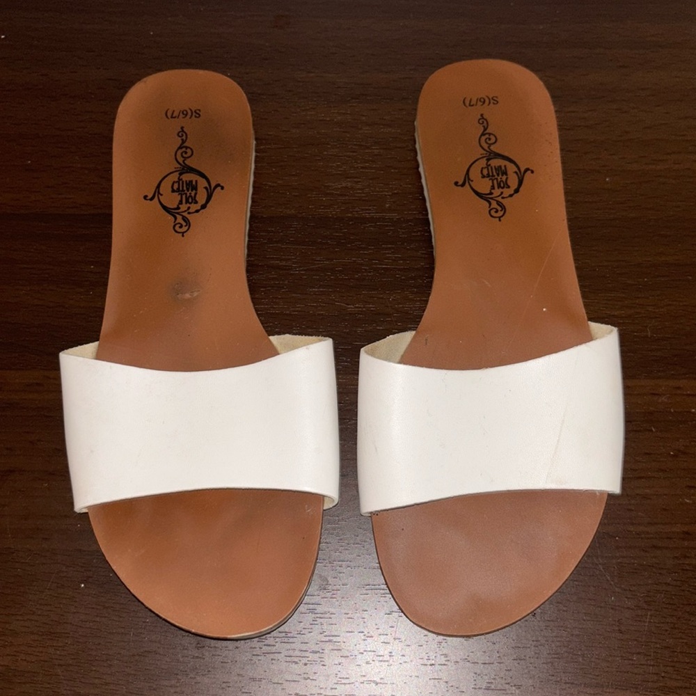 Sole Mates Women’s Flat Sandals / Slides, Good Condition! Size Small (6/7)